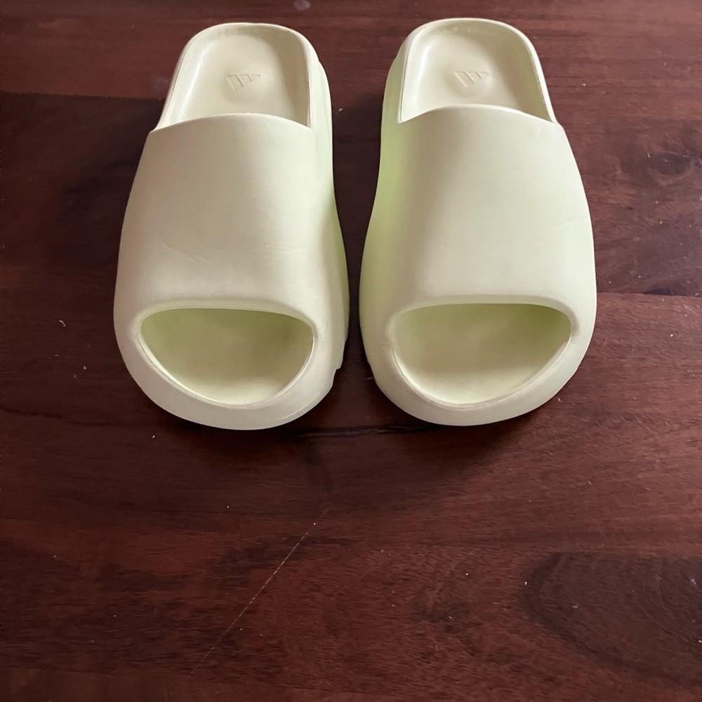 Adidas Yeezy Slide 'Glow Green' Size 6 Men’s 7 Women’s